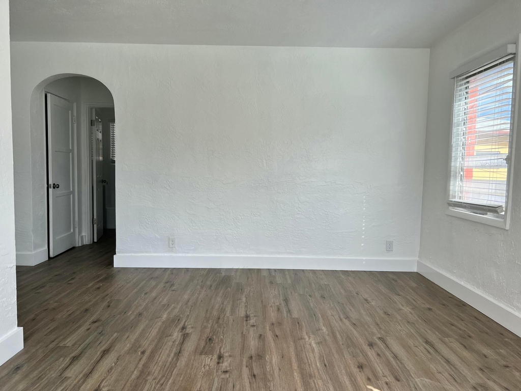 1739 Moffett Street - Photo 2