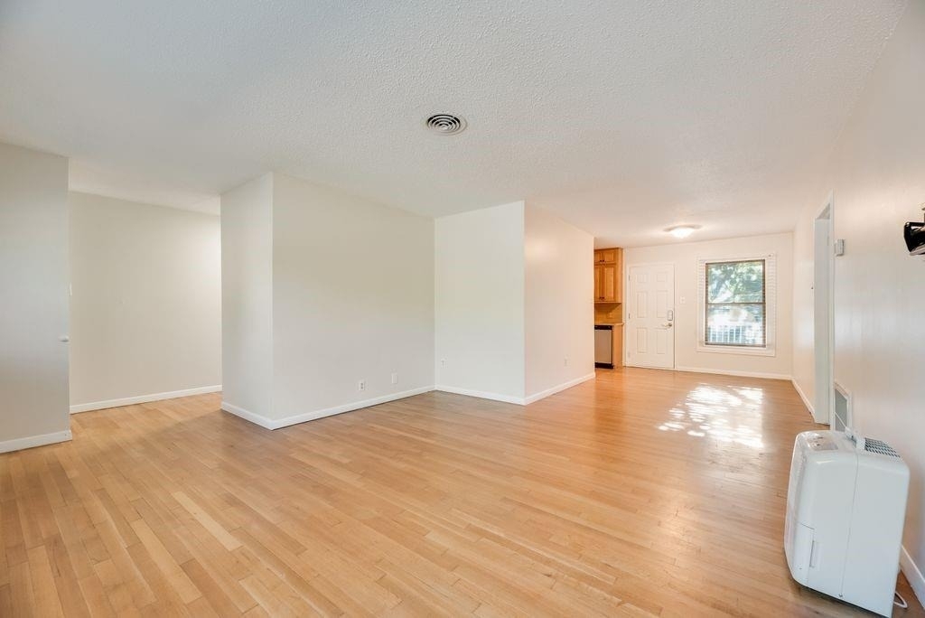 2217 Glenwood - Photo 6