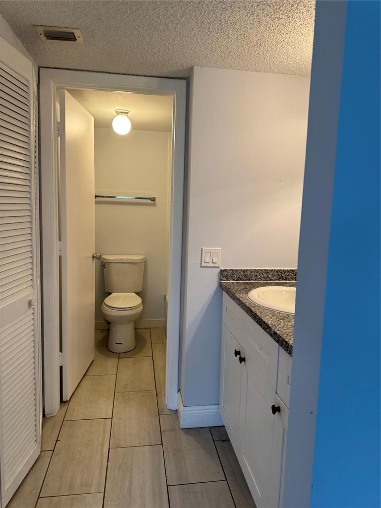 1100 Nw 87th Avenue - Photo 13