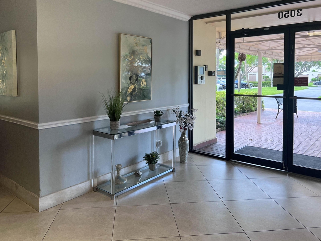 3050 N Palm Aire Drive - Photo 16