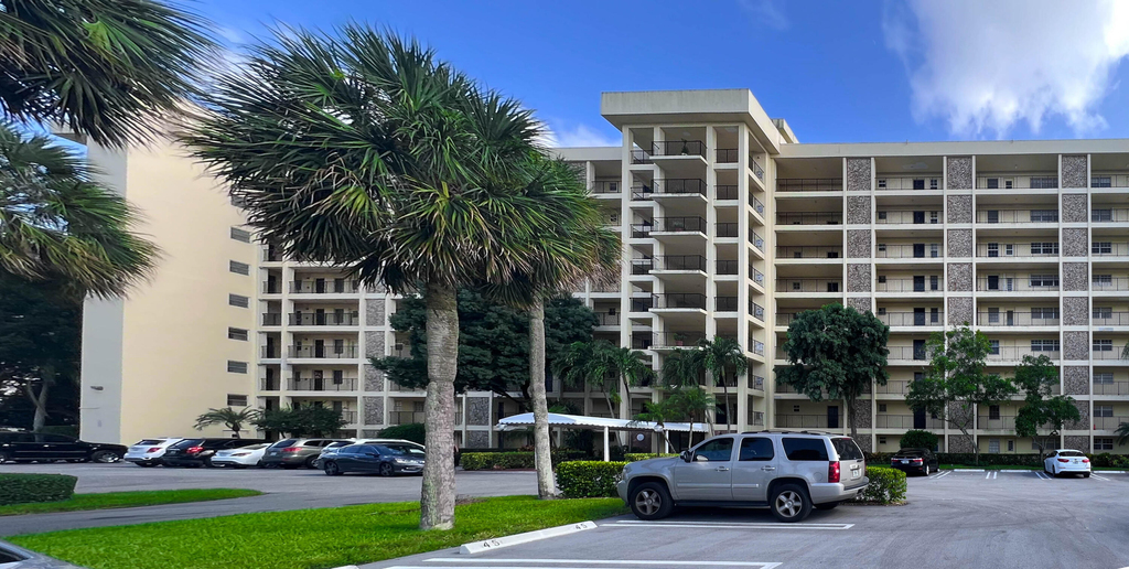3050 N Palm Aire Drive - Photo 17
