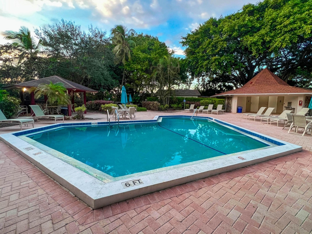 3050 N Palm Aire Drive - Photo 14
