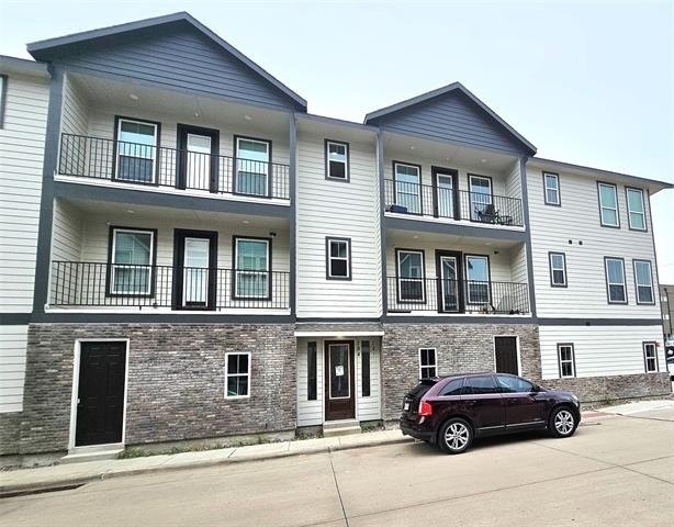 206 S Village Way - Photo 0