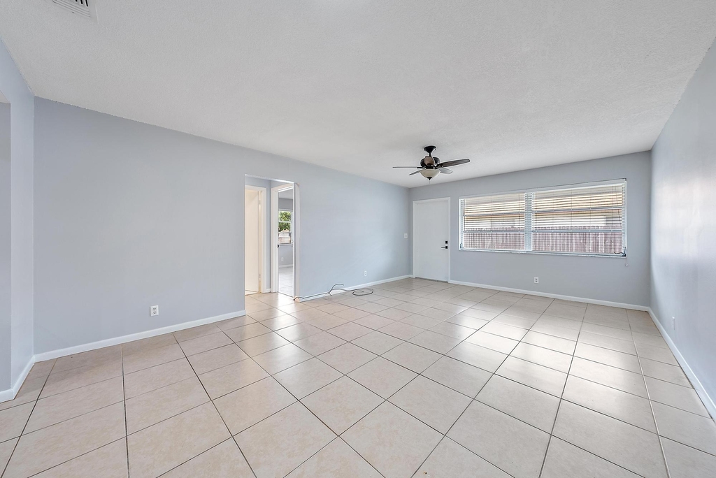 9050 E Highland Pines Boulevard - Photo 9