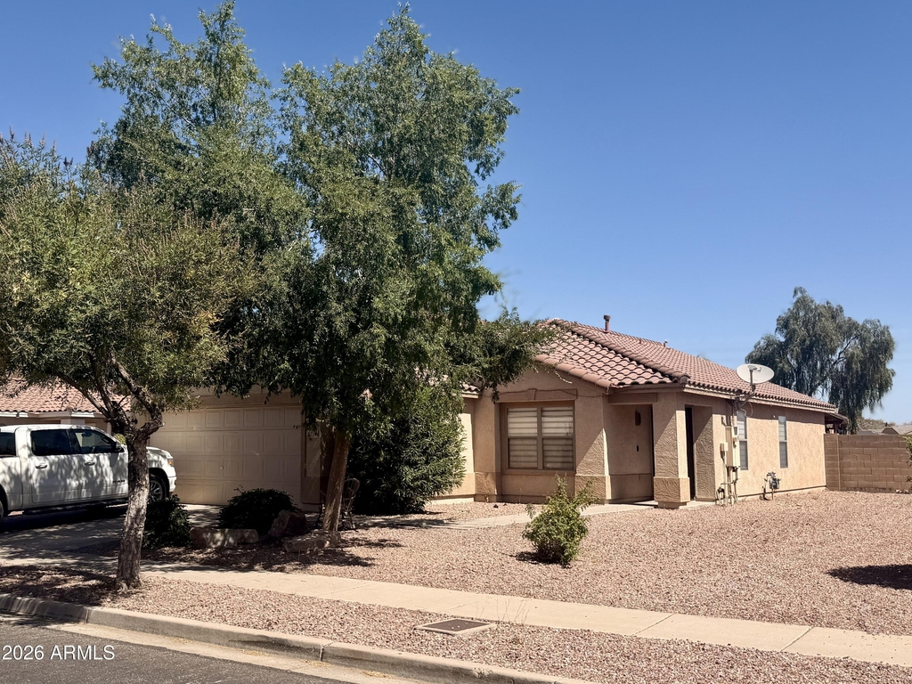 3114 W Mark Lane - Photo 0