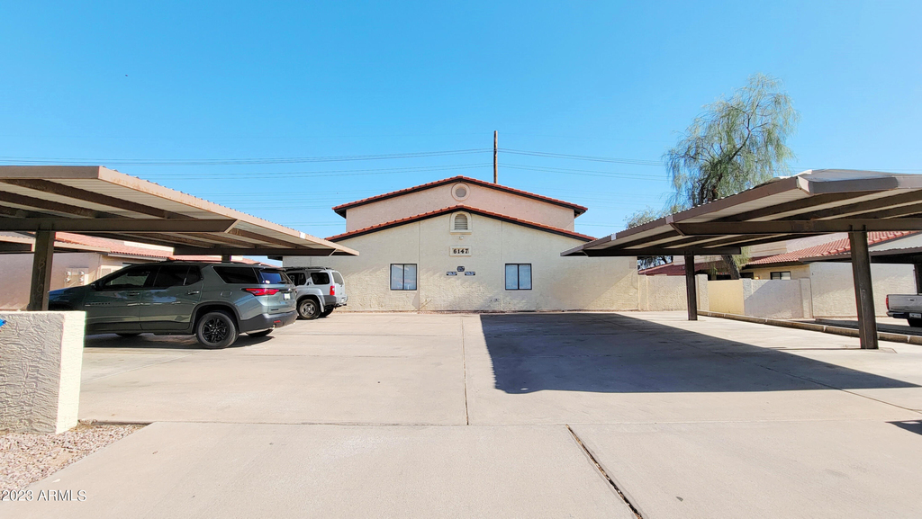 6147 E Greenway Street - Photo 1