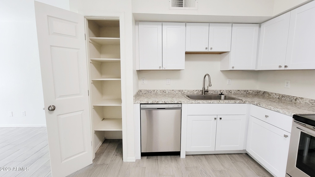6147 E Greenway Street - Photo 11