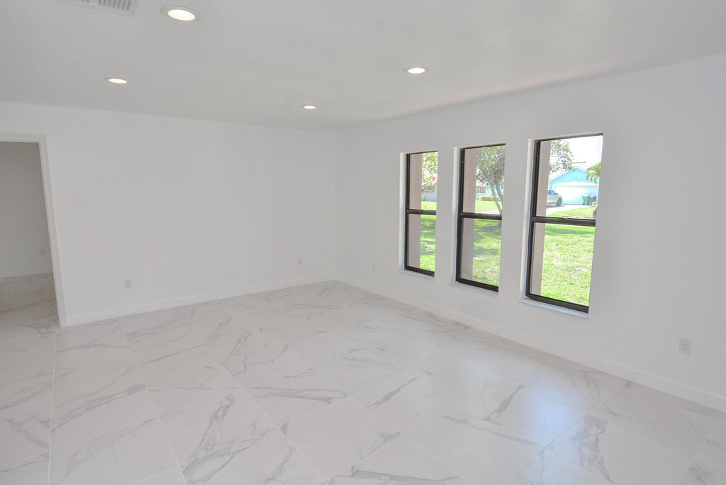 943 Se Browning Avenue - Photo 11