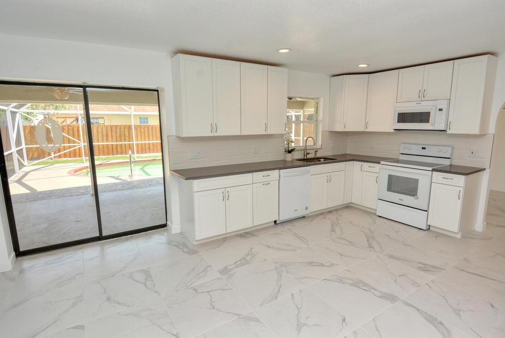 943 Se Browning Avenue - Photo 6