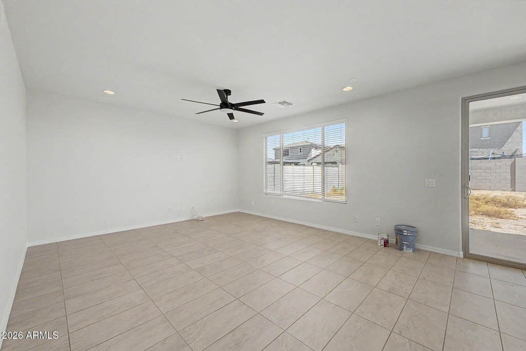 17558 W Luke Avenue - Photo 10
