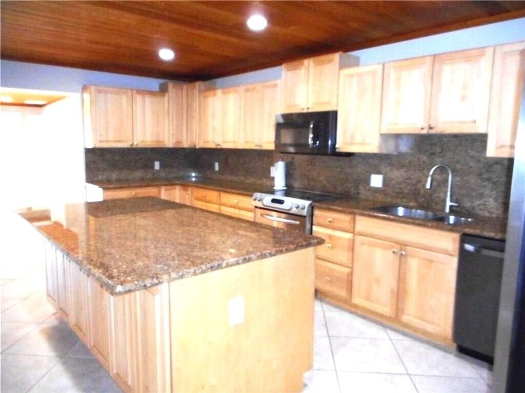 1903 Robalo Drive - Photo 3