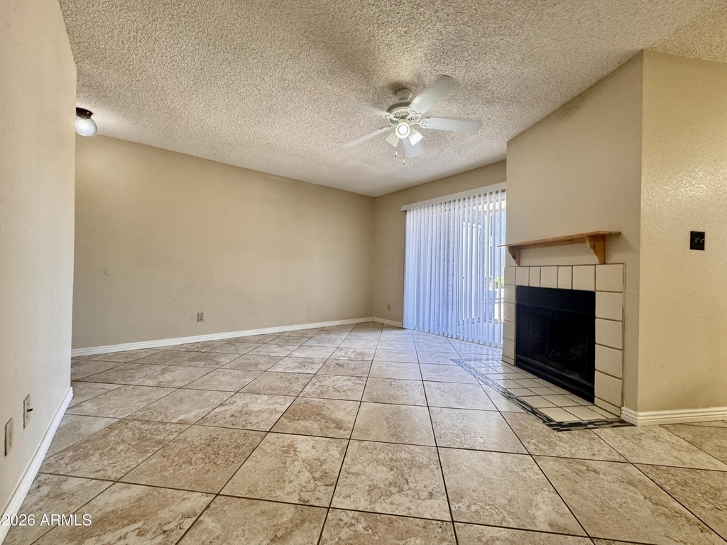 2910 W Marconi Avenue - Photo 2
