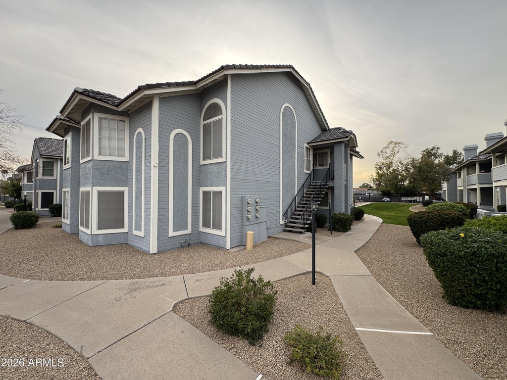 2910 W Marconi Avenue - Photo 0