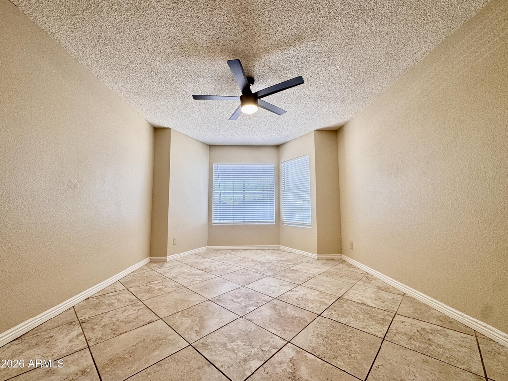 2910 W Marconi Avenue - Photo 9