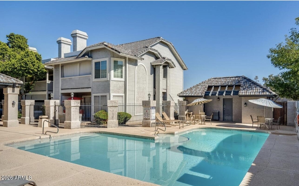 2910 W Marconi Avenue - Photo 1