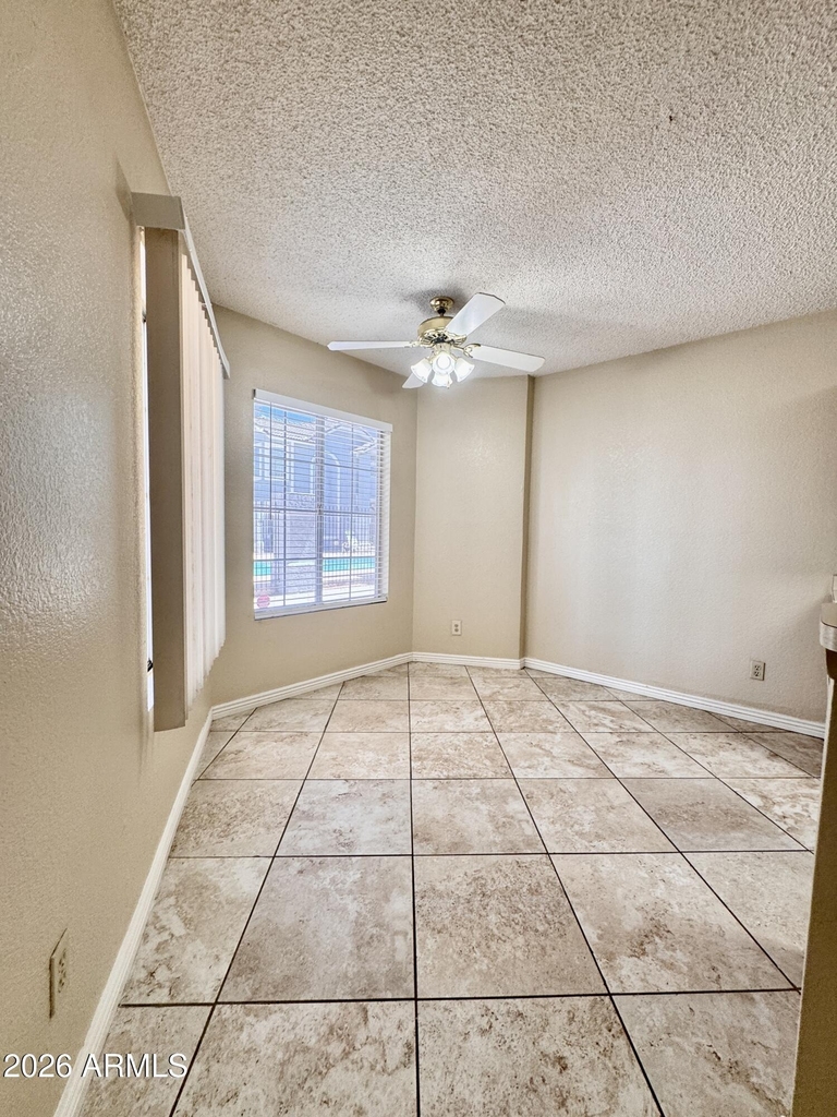 2910 W Marconi Avenue - Photo 3