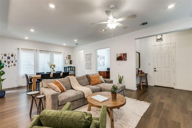 8220 Bethpage Drive - Photo 4