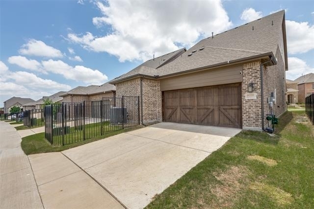 8220 Bethpage Drive - Photo 24