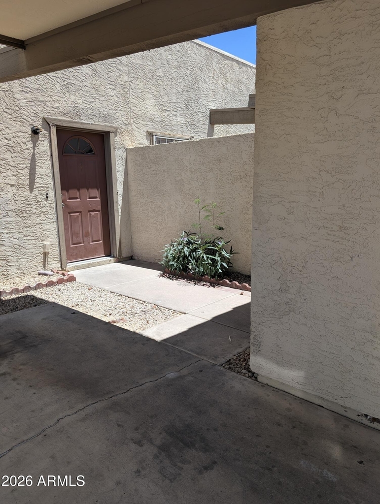 2409 W Campbell Avenue - Photo 0
