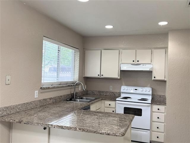 2310 Dartmouth Drive - Photo 2