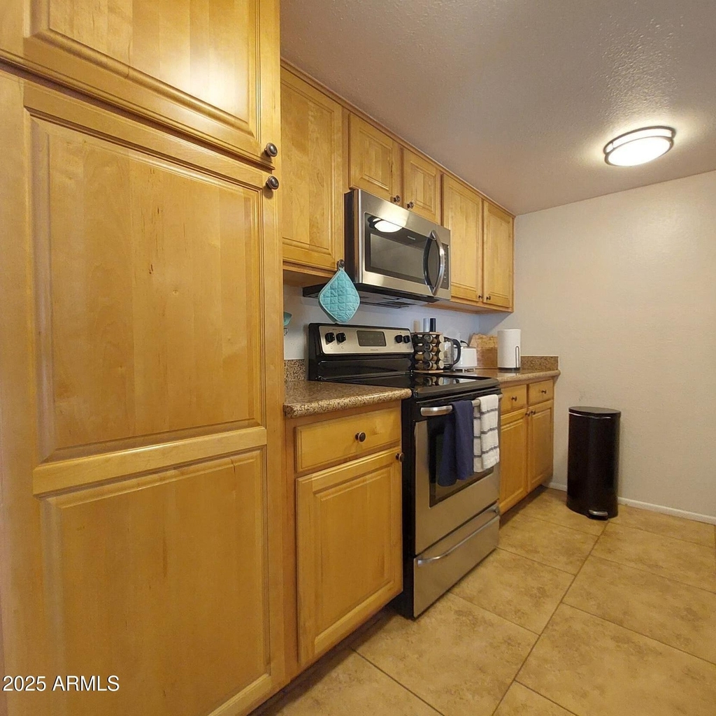 240 S Old Litchfield Road - Photo 18