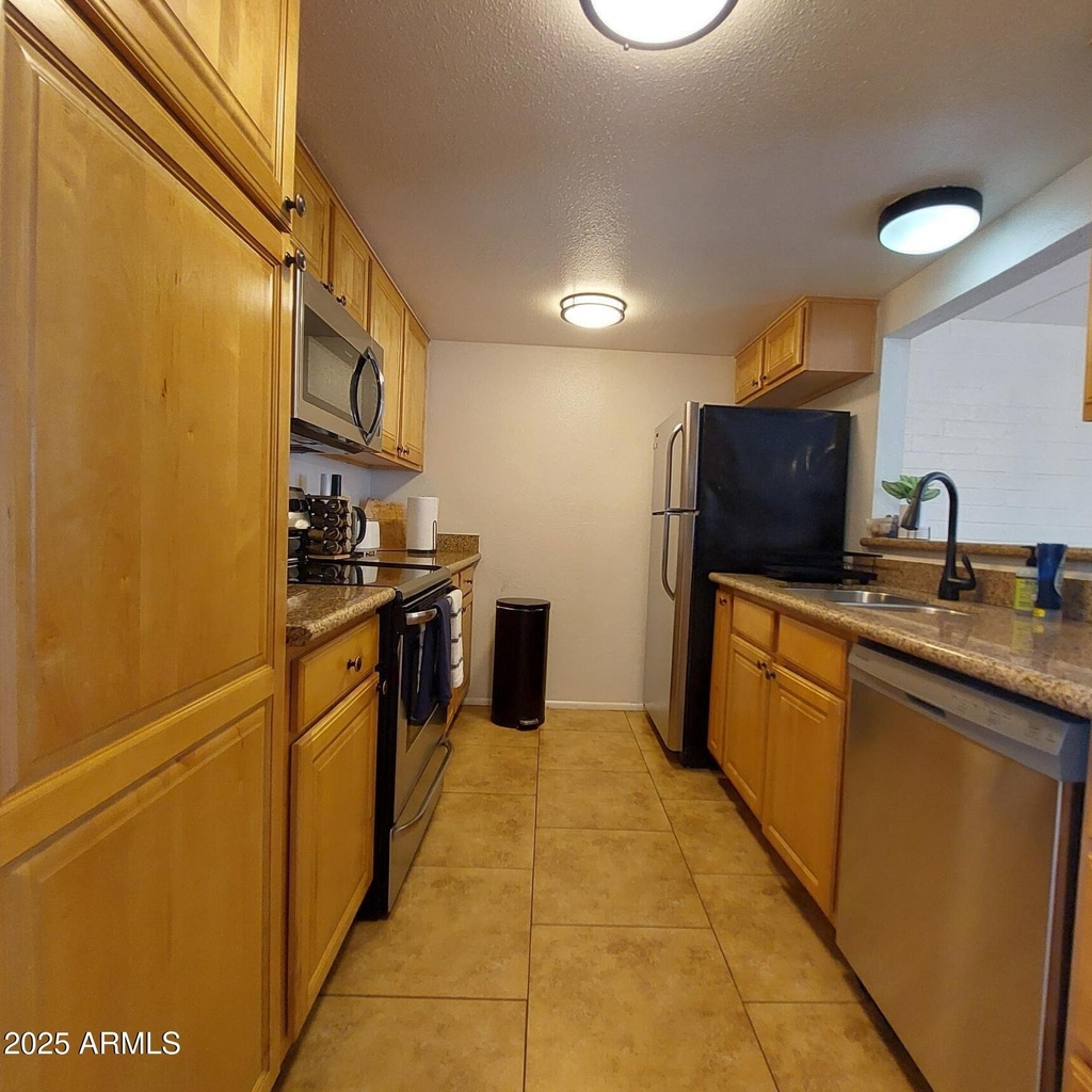 240 S Old Litchfield Road - Photo 16