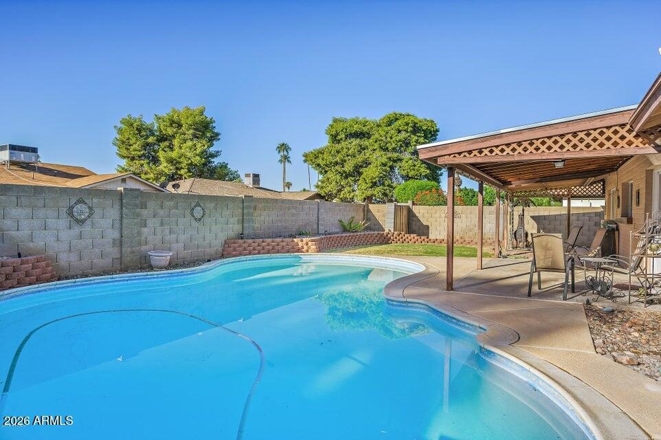 2319 E Loma Vista Drive - Photo 0