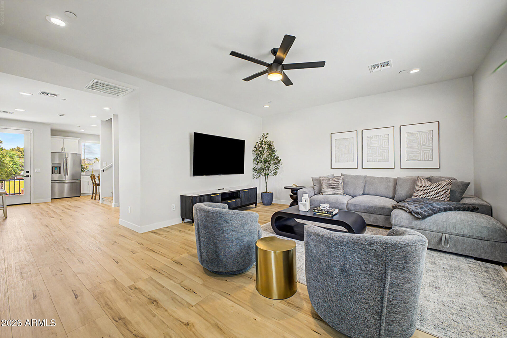 2601 E Clarendon Avenue - Photo 8