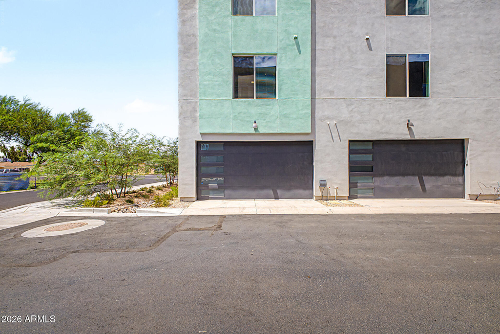 2601 E Clarendon Avenue - Photo 35