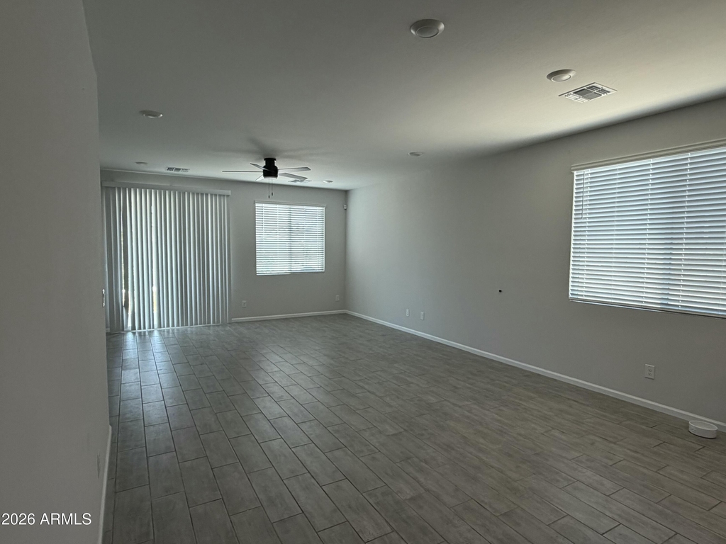 24553 W Hopi Street - Photo 4