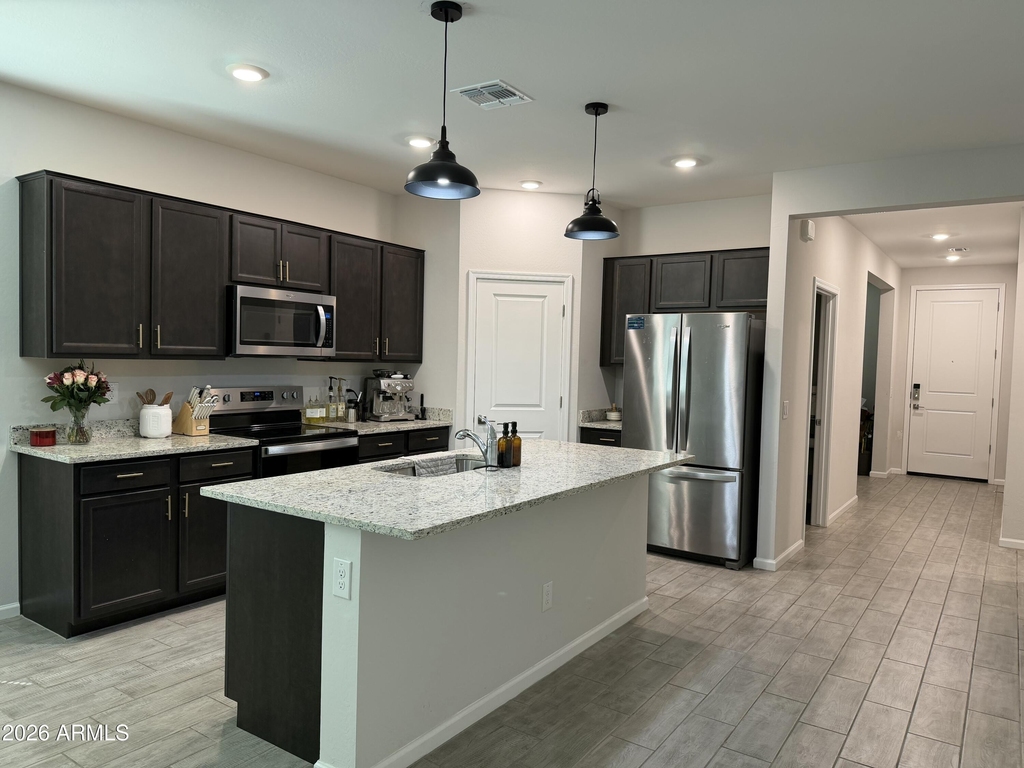 24553 W Hopi Street - Photo 2