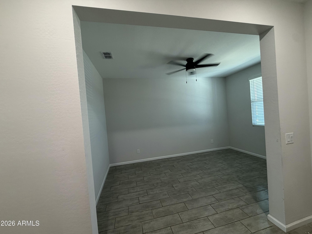 24553 W Hopi Street - Photo 5