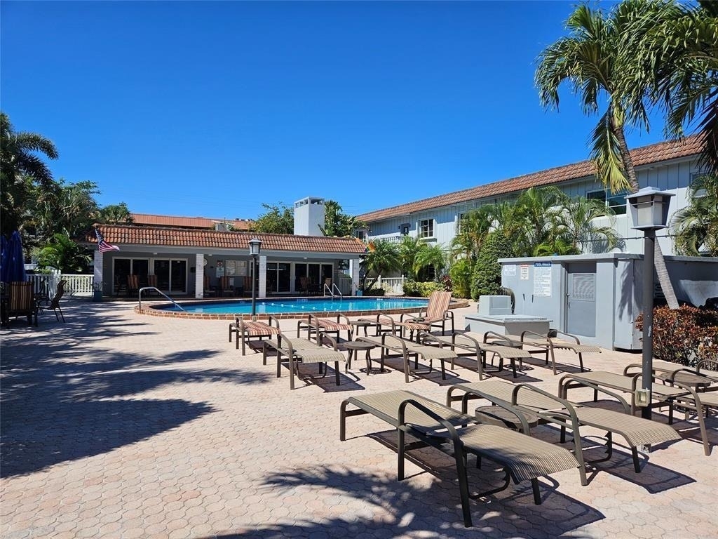 649 W Oakland Park Boulevard W - Photo 9