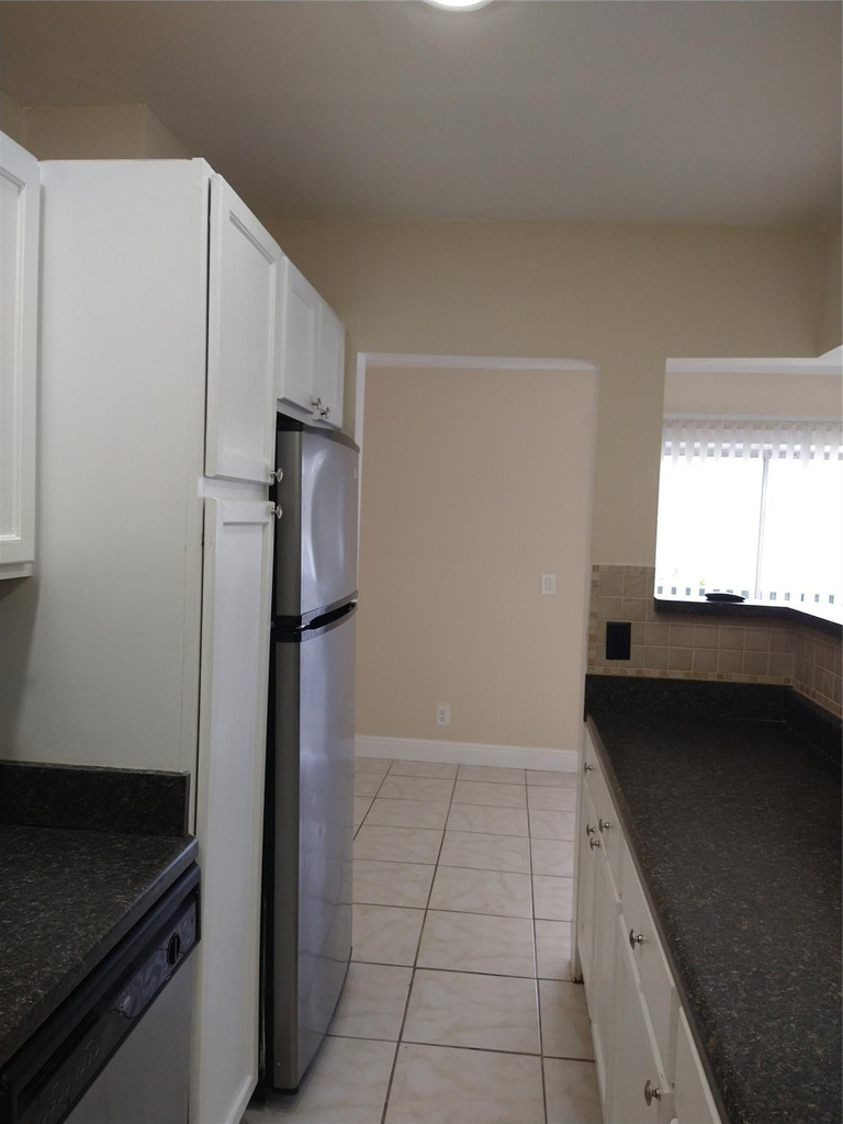 8903 Nw 28th Drive - Photo 2