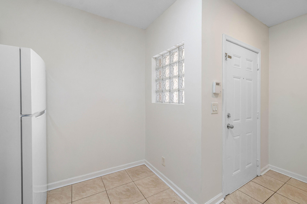 1161 Golden Lakes Boulevard - Photo 4