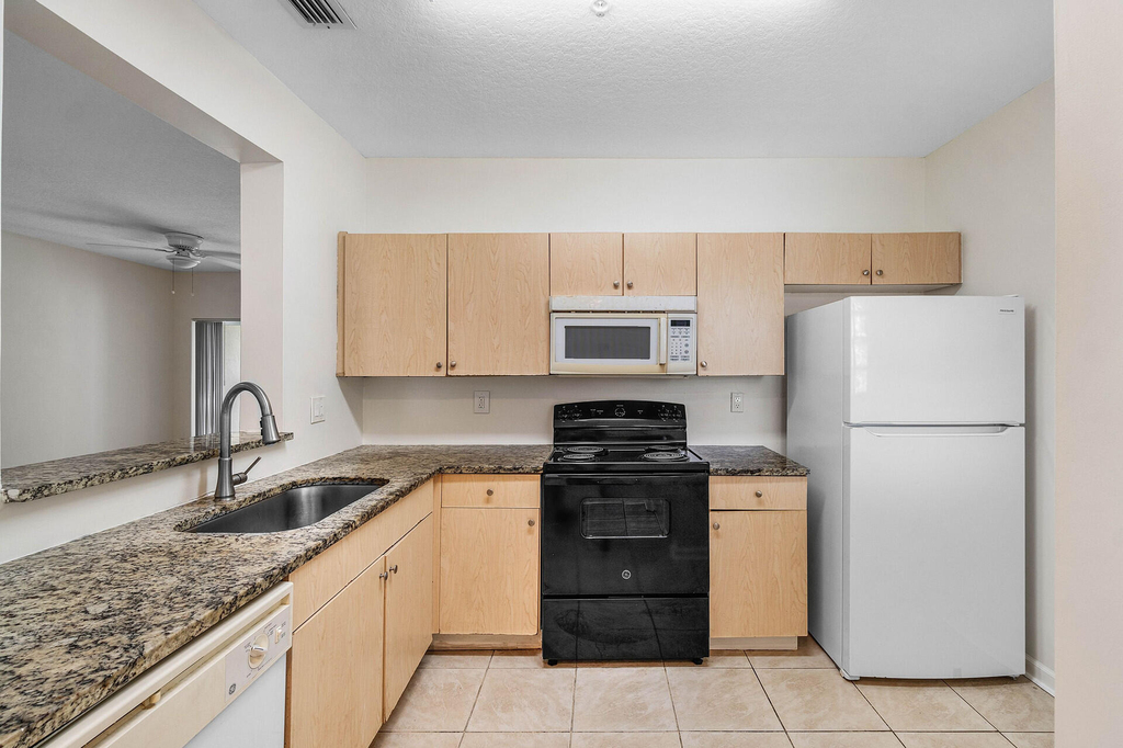 1161 Golden Lakes Boulevard - Photo 3