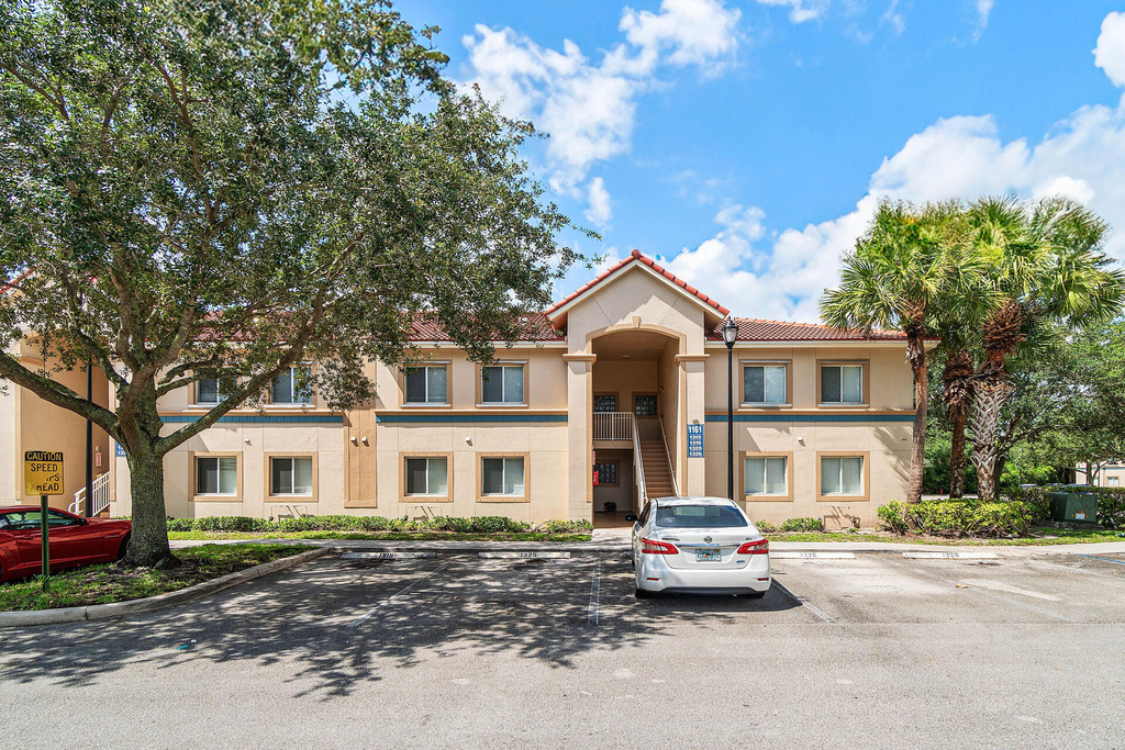1161 Golden Lakes Boulevard - Photo 0