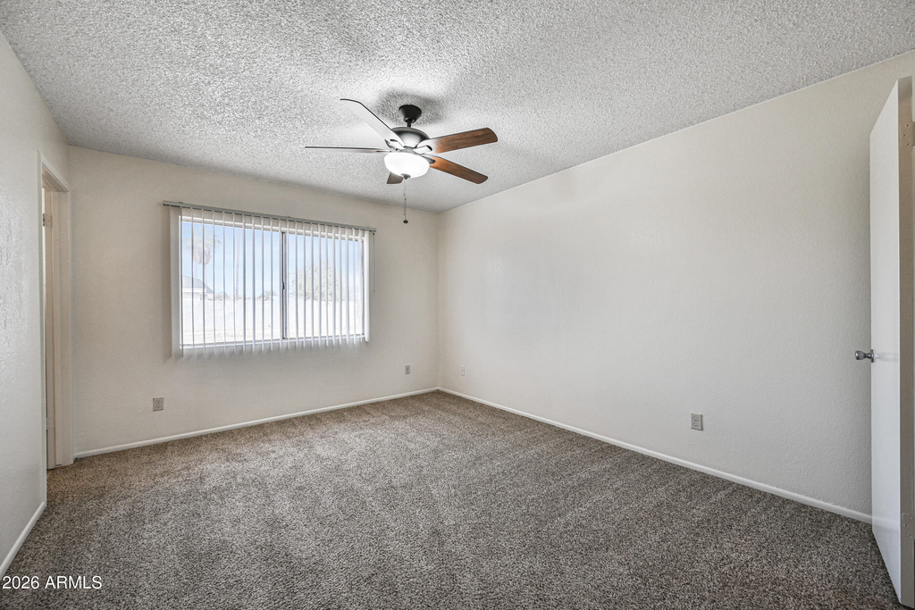 11102 W Turney Avenue - Photo 18