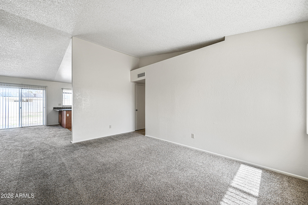 11102 W Turney Avenue - Photo 4