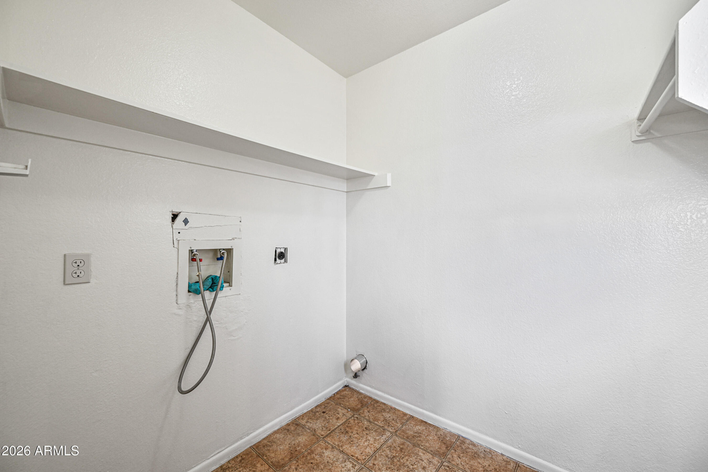 11102 W Turney Avenue - Photo 9