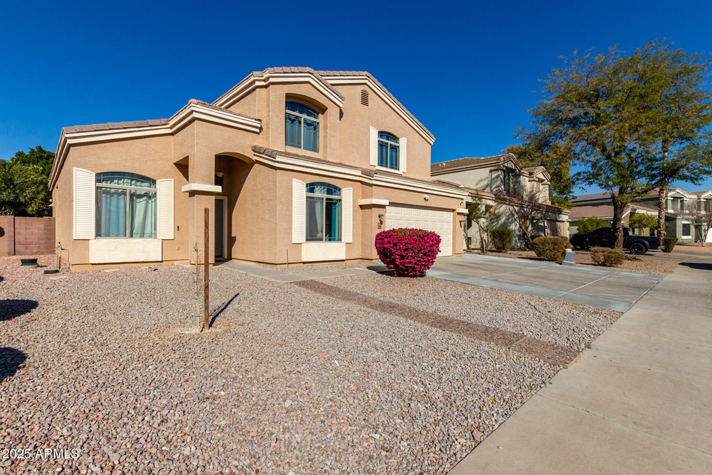 8406 W Pioneer Street - Photo 1