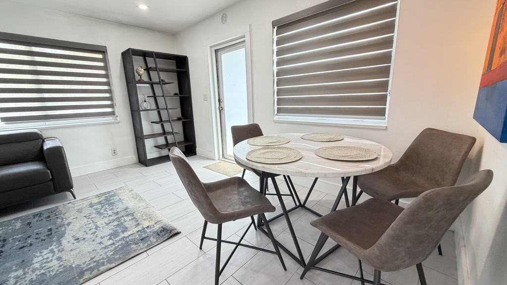 1004 Ne 18th Street - Photo 12