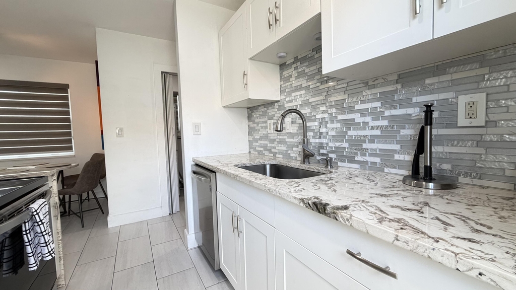 1004 Ne 18th Street - Photo 18