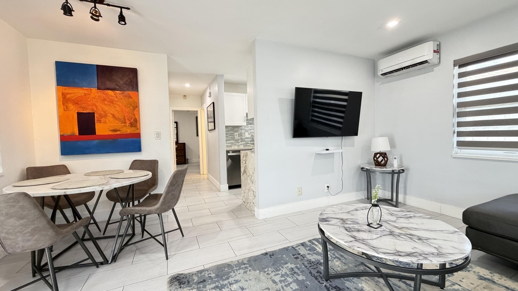 1004 Ne 18th Street - Photo 11