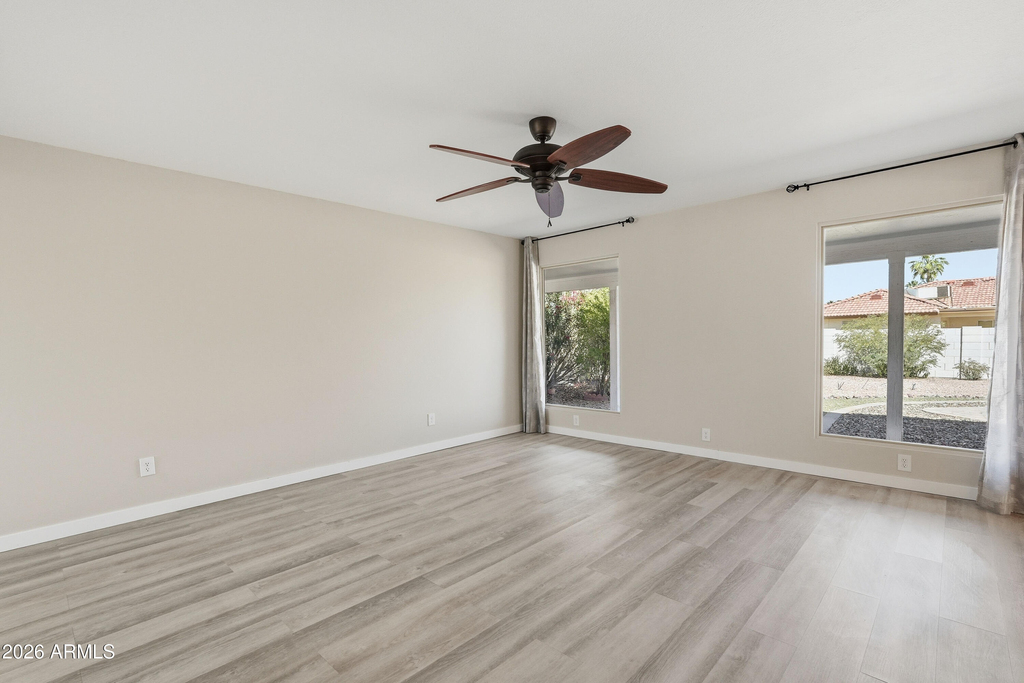 10602 E Elmhurst - Photo 3
