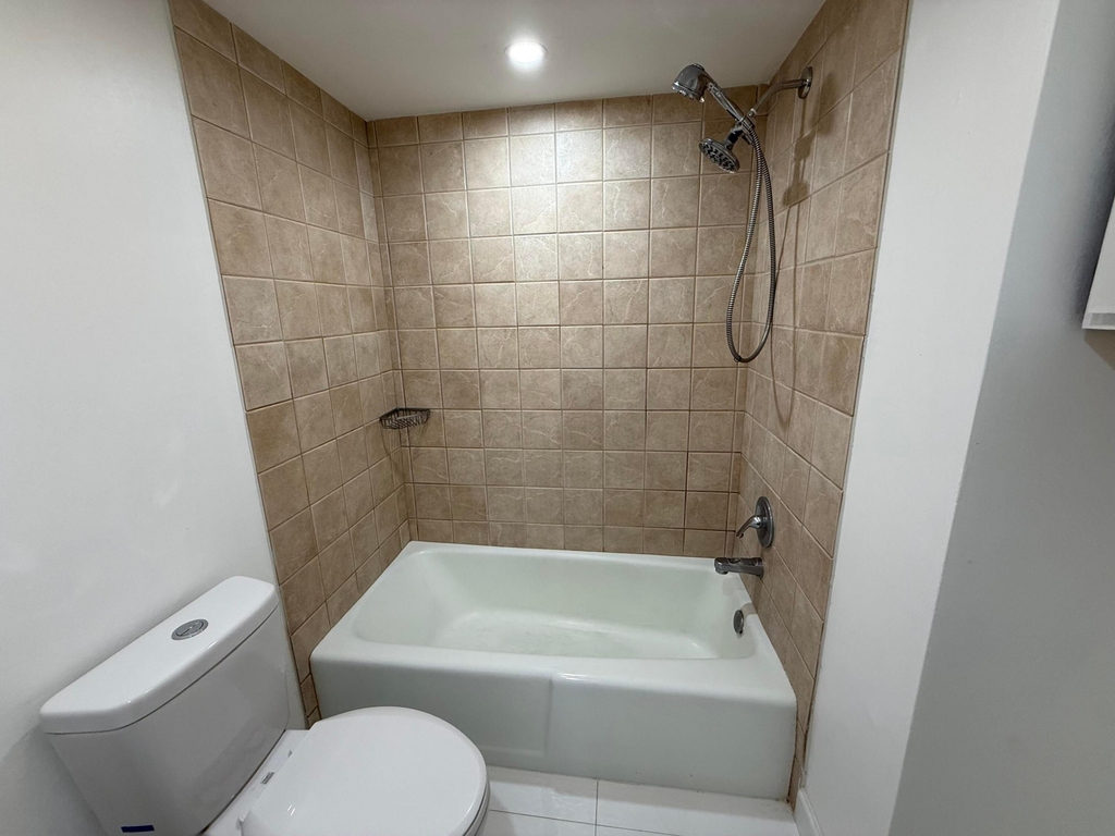 640 Tennis Club Drive - Photo 9