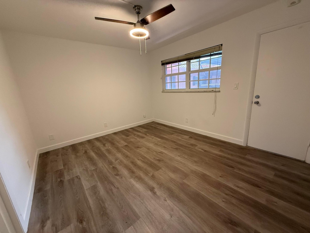 640 Tennis Club Drive - Photo 11