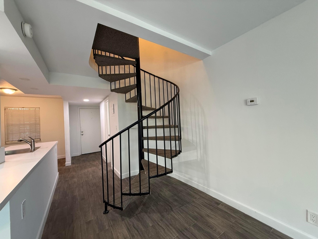 640 Tennis Club Drive - Photo 7