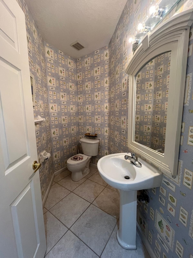 8429 Mulligan Circle - Photo 1