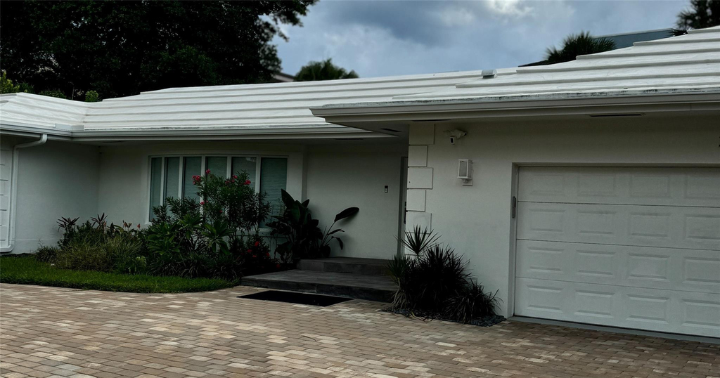 2020 Coral Reef Drive - Photo 3